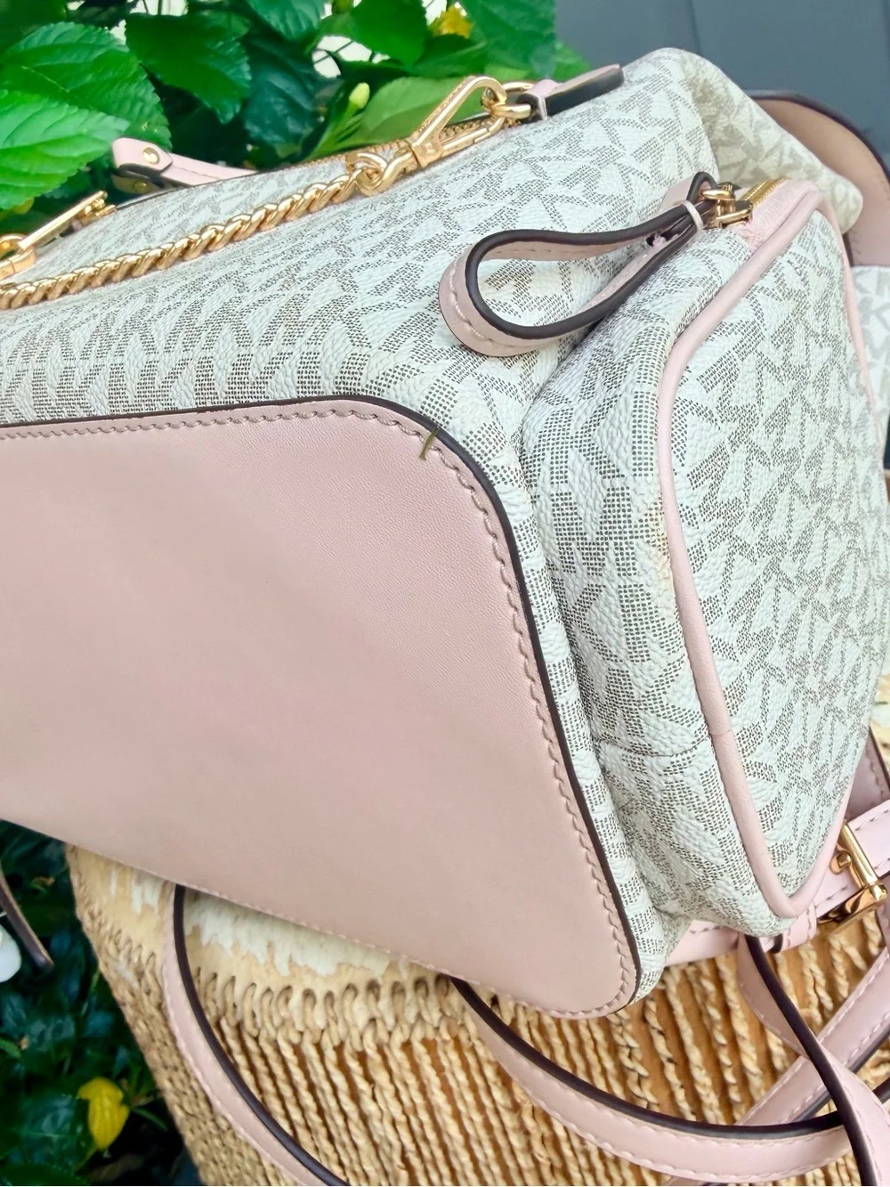 Michael KORS Jet Set Signature Pink Coated Canvas Drawstring Backpack Gold Chain